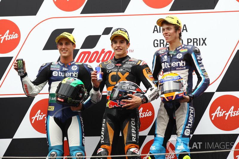 Podium: tweede plaats Pol Espargaro, racewinnaar Marc Marquez, derde plaats Tito Rabat