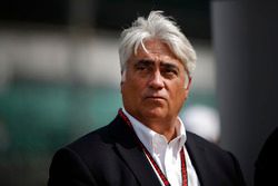 Mark Miles, Presidente y Director Ejecutivo 
Hulman & Company