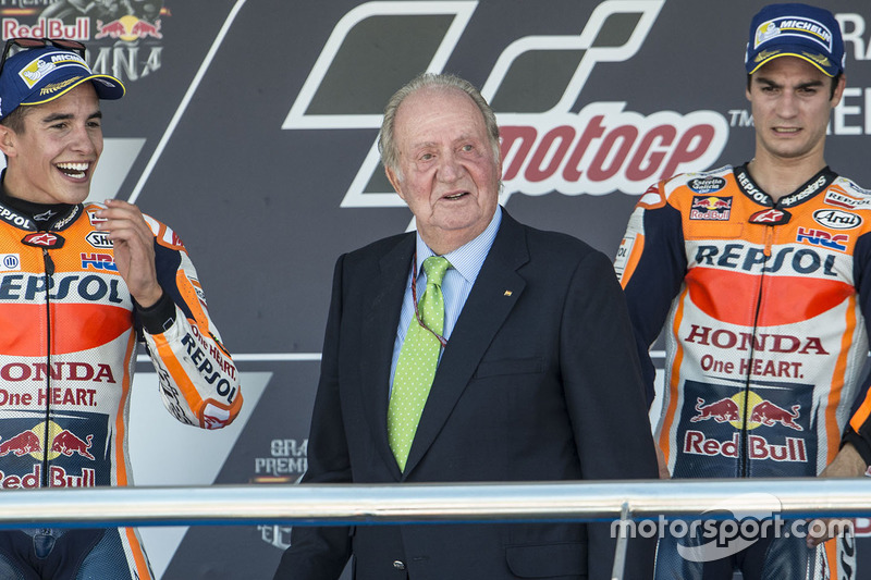 1. Dani Pedrosa, Repsol Honda Team, und 2. Marc Marquez, Repsol Honda Team, mit Juan Carlos, ehemali