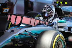 Valtteri Bottas, Mercedes-Benz F1 W08 arrive dans le parc fermé