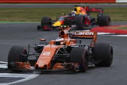 Стоффель Вандорн, McLaren MCL32, Даніель Ріккардо, Red Bull Racing RB13