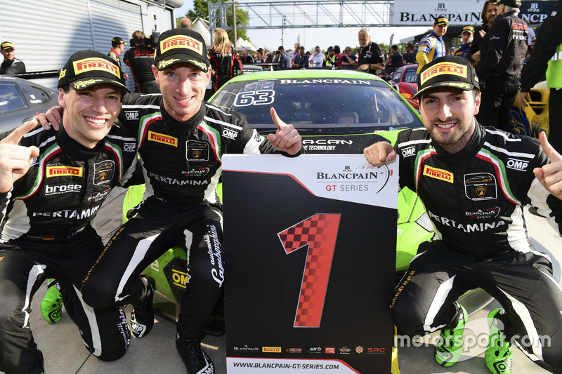 I vincitori della gara #63 GRT Grasser Racing Team, Lamborghini Huracan GT3: Mirko Bortolotti, Christian Engelhart, Andrea Caldarelli