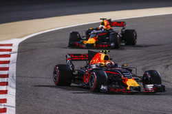 Макс Ферстаппен, Red Bull Racing RB13, и Даниэль Риккардо, Red Bull Racing RB13