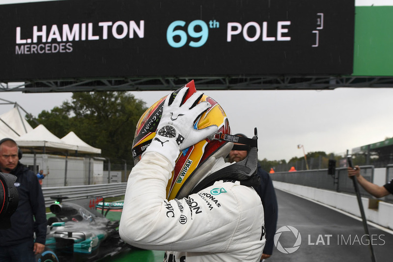 Pole sitter Lewis Hamilton, Mercedes AMG F1 celebrates in parc ferme