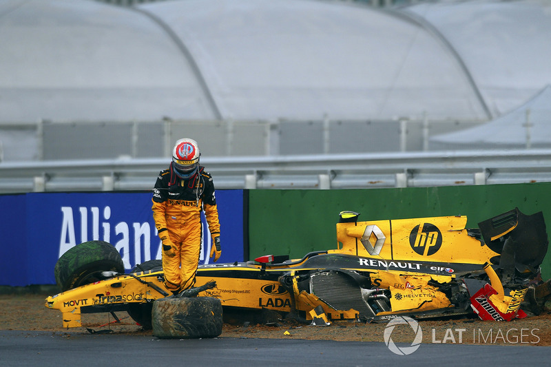 Accidente de Vitaly Petrov, Renault R30