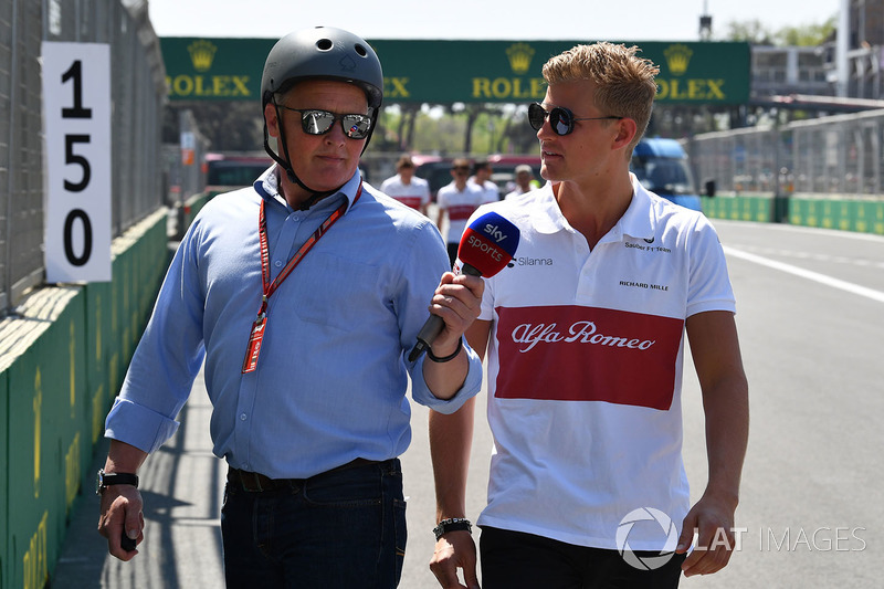 Johnny Herbert, Marcus Ericsson, Sauber walks the track