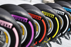 La gamma completa di pneumatici Pirelli da asciutto