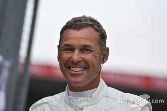Tom Kristensen - 9 vitórias (1997, 2000, 2001, 2002, 2003, 2004, 2005, 2008, 2013)