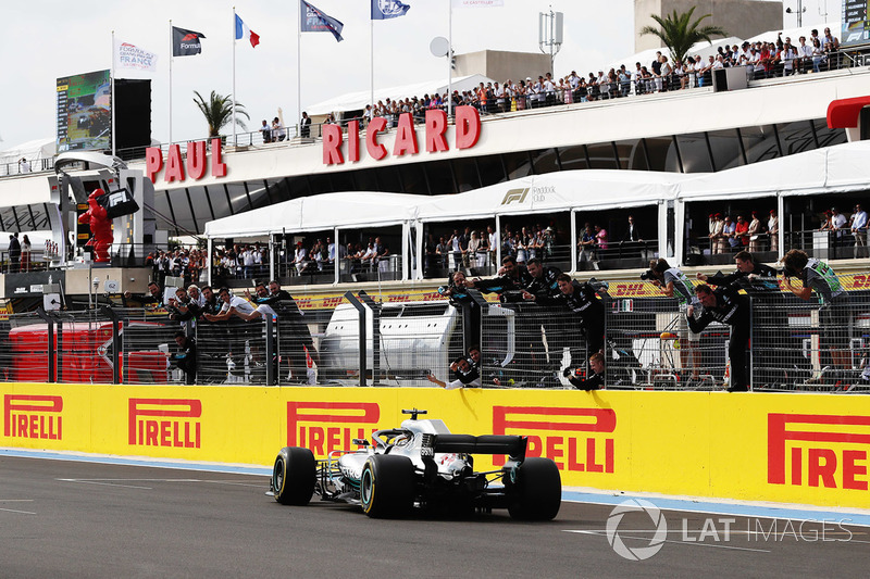 Lewis Hamilton, Mercedes AMG F1, conquista la vittoria