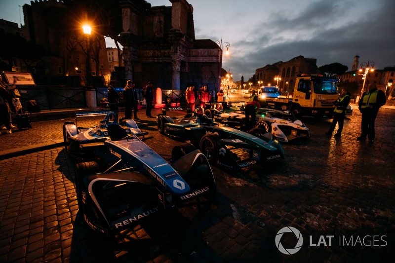 Coches de Sébastien Buemi, Renault e.Dams, Nelson Piquet Jr., Jaguar Racing, Lucas di Grassi, Audi Sport ABT Schaeffler