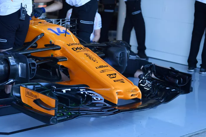 Le nez et l'aileron avant de la McLaren MCL33