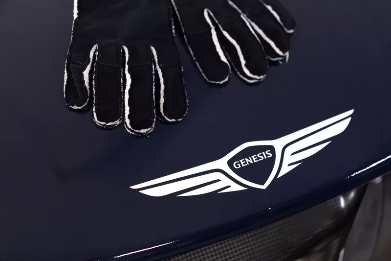 Jacky Ickx, Genesis Magma Racing Genesis