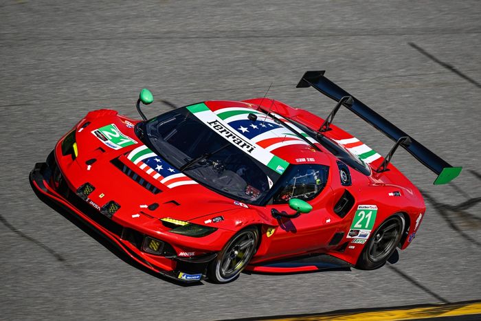 #21 AF Corse Ferrari 296 GT3: Simon Mann, Tommaso Mosca