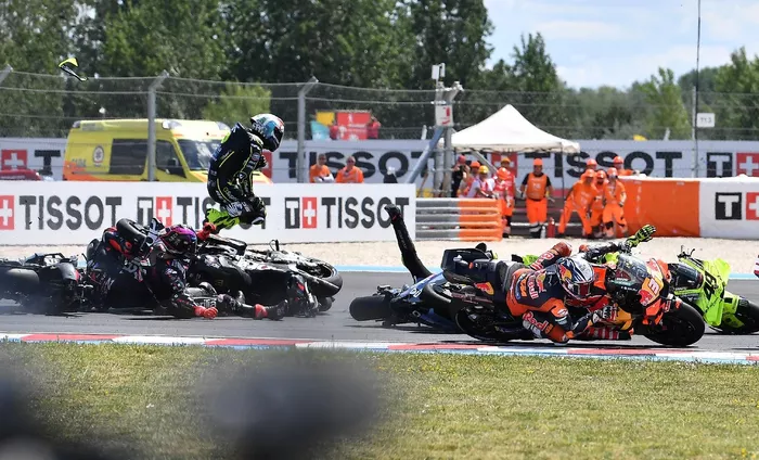 Jorge Martín, Aprilia Racing Team; Pedro Acosta, Red Bull KTM Factory Racing; Fermín Aldeguer, Gresini Racing