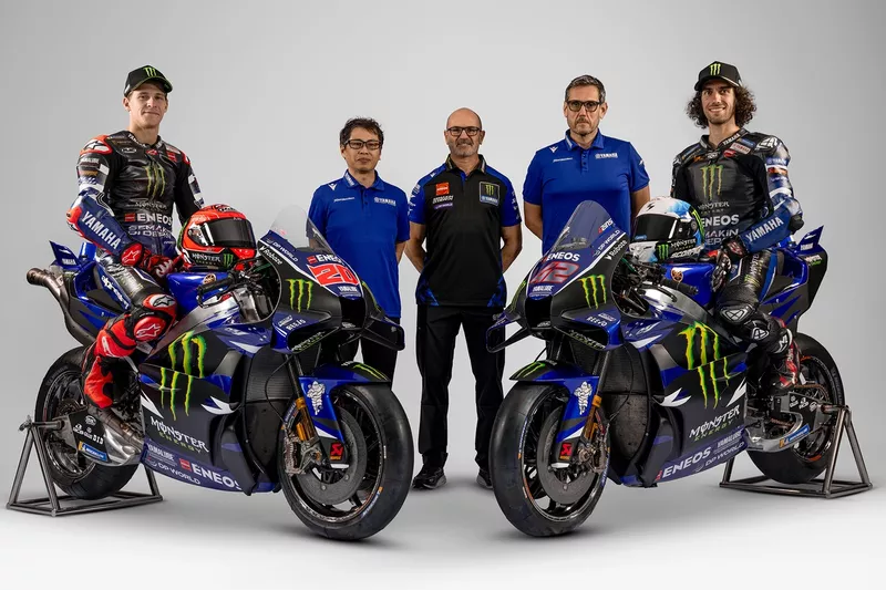 Fabio Quartararo, Takahiro Sumi, Massimo Meregalli, Paolo Pavesio et Alex Rins, Yamaha Factory Racing