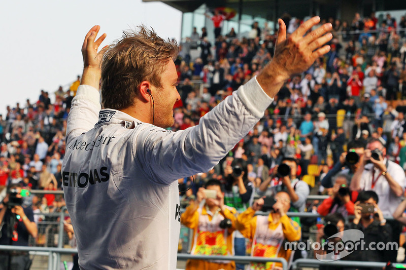 Winner Nico Rosberg, Mercedes AMG F1 Team in parc ferme