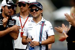 Felipe Massa, Williams Martini Racing con Sergio Pérez, Force India, en el desfile de pilotos