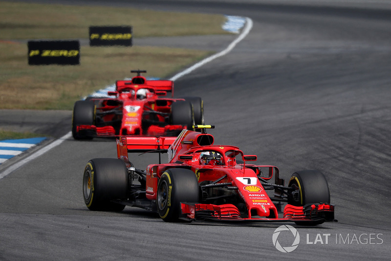 Kimi Raikkonen, Ferrari SF71H, Sebastian Vettel, Ferrari SF71H