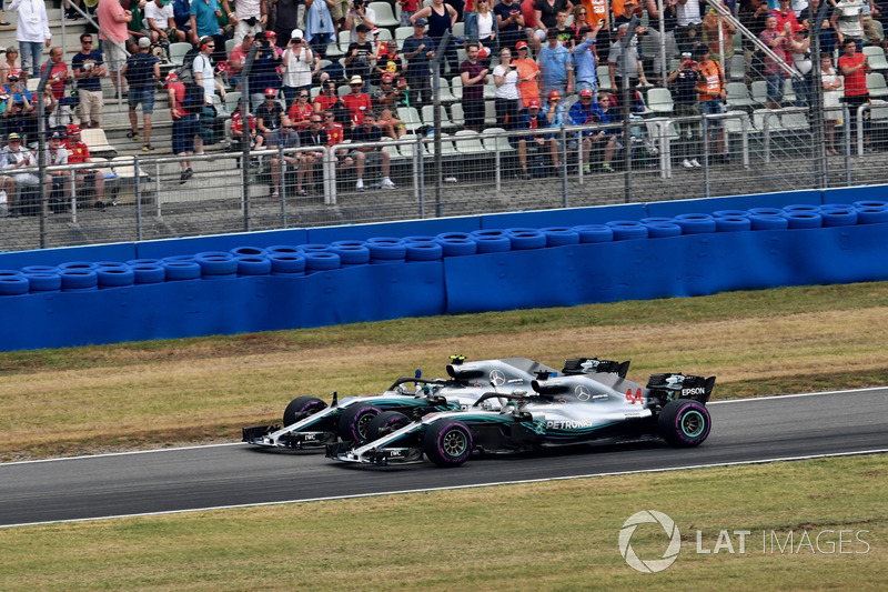 Льюіс Хемілтон, Mercedes-AMG F1 W09 та Валттері Боттас, Mercedes-AMG F1 W09