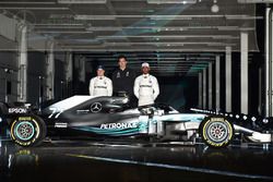 Valtteri Bottas, Mercedes AMG F1, Lewis Hamilton, Mercedes AMG F1, Toto Wolff, Mercedes AMG F1