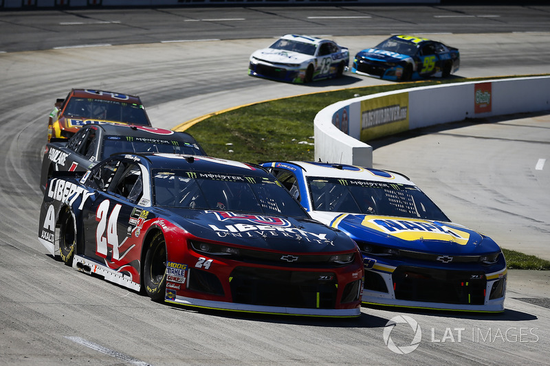 William Byron, Hendrick Motorsports, Chevrolet Camaro Liberty University and Chase Elliott, Hendrick Motorsports, Chevrolet Camaro NAPA Auto Parts