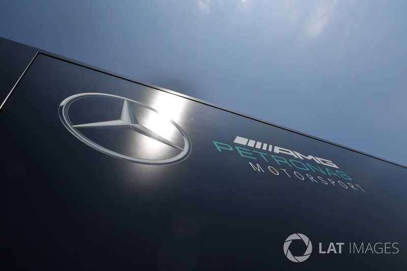 Логотип Mercedes AMG F1