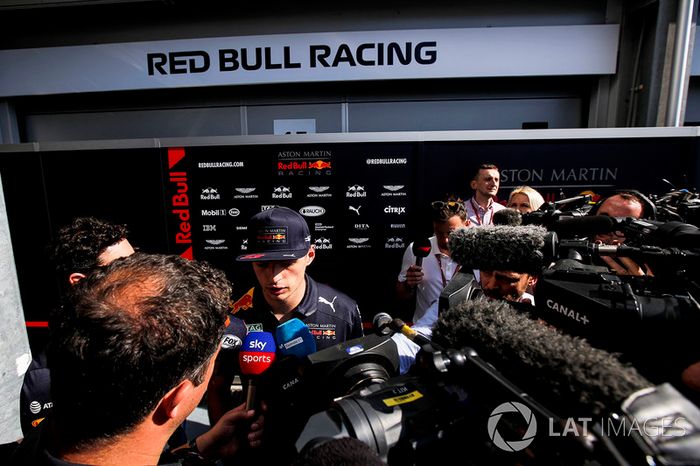 Max Verstappen, Red Bull Racing parla con i media