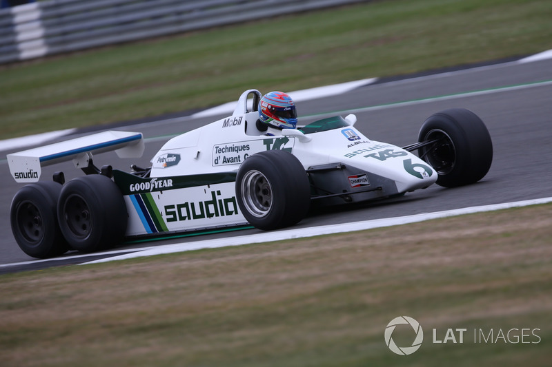 Paul di Resta,en el Williams FW08B Cosworth 1982 de 6 ruedas coche de F1