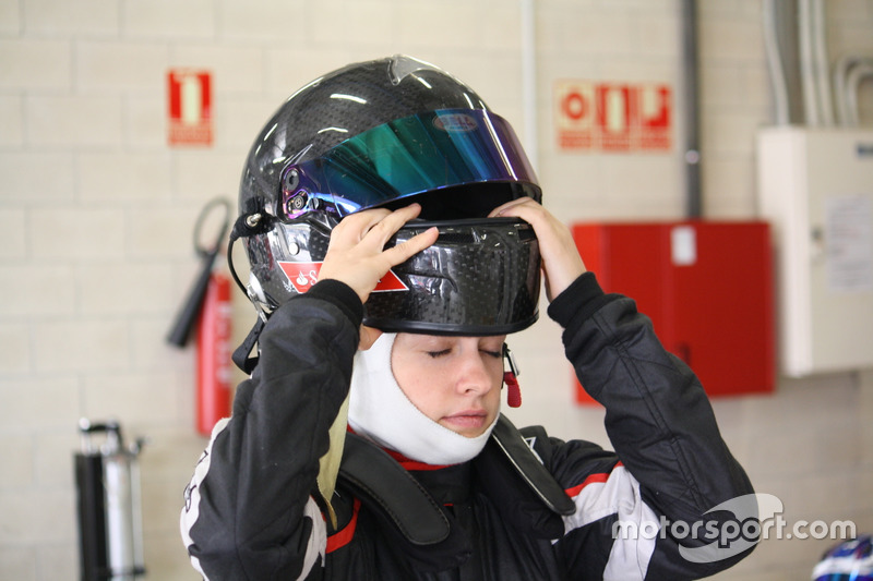 Marta García en los test de la F4 Española en Navarra