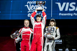 Podium : le troisième, Felix Rosenqvist, Mahindra Racing, le vainqueur Olli Pahkala, Mahindra Racing et le deuxième, Bono Huis, Faraday Future Dragon Racing