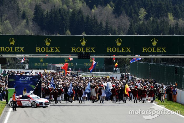 Ceremonia antes de la carrera