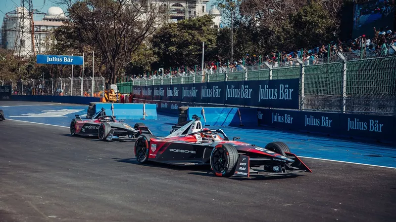Pascal Wehrlein, Porsche 99X Electric Gen3, Hyderabad, Índia, 2023, Porsche AG

© 2023 Dr. Ing. h.c. F. Porsche AG
