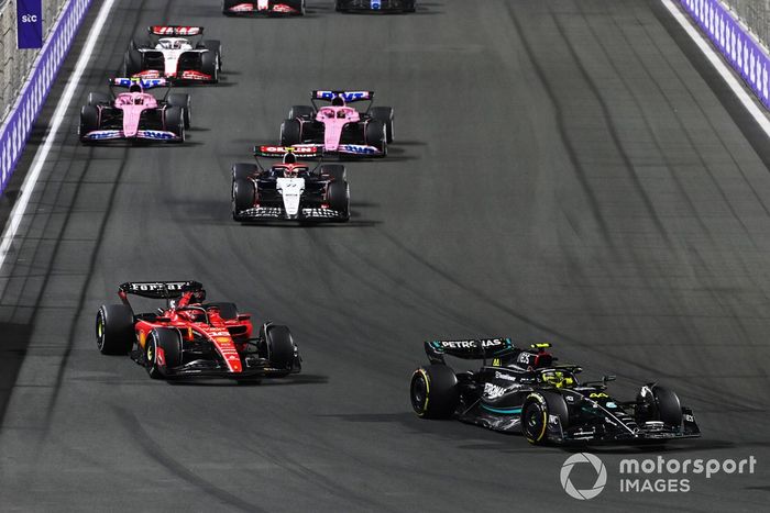 Lewis Hamilton, Mercedes F1 W14, Charles Leclerc, Ferrari SF-23, Yuki Tsunoda, AlphaTauri AT04