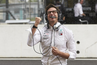 Toto Wolff, Mercedes AMG F1 Director of Motorsport, viert de pole van Lewis Hamilton, Mercedes AMG F1