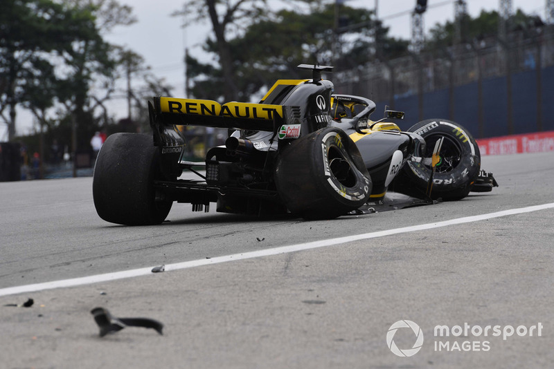 Ніко Хюлькенберг, Renault Sport F1 Team R.S. 18, розбив машину у другій практиці