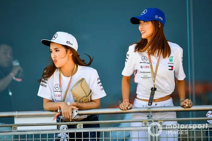 Paddock Club 