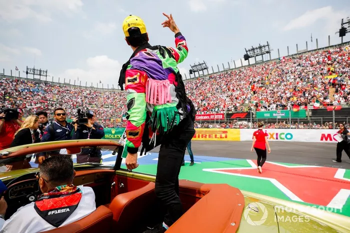 Daniel Ricciardo, Renault F1 Team, en el desfile de pilotos