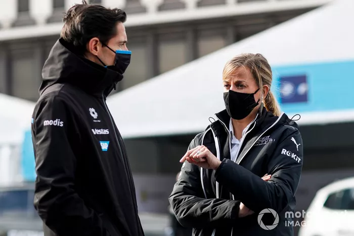 Ian James, director de Mercedes Benz EQ, Susie Wolff, directora de Venturi