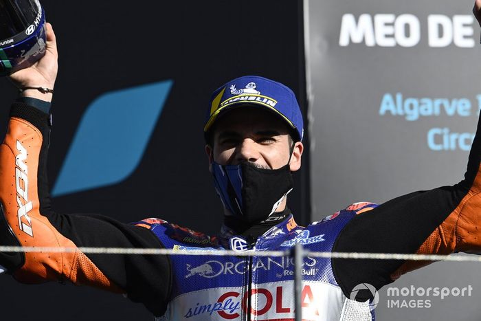 Podio: el ganador del GP de Portugal 2020, Miguel Oliveira, Red Bull KTM Tech 3