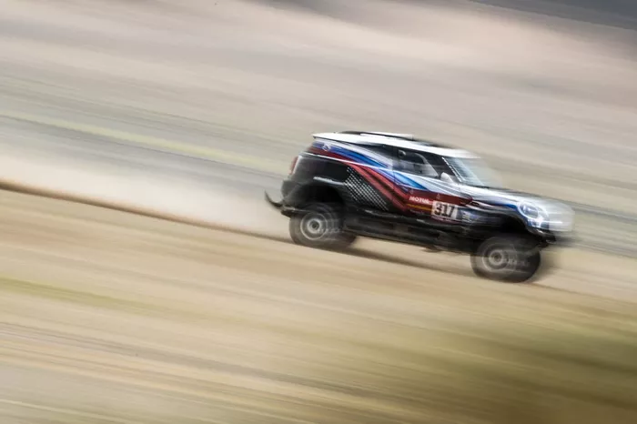 #317 X-Raid Mini JCW Rally Team Bmw: Vladimir Vasilyev, Dmitro Tsyro