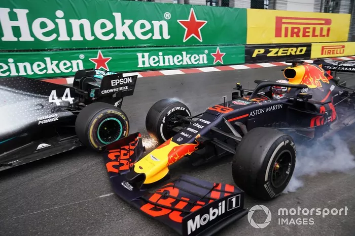 El toque entre Max Verstappen y Lewis Hamilton