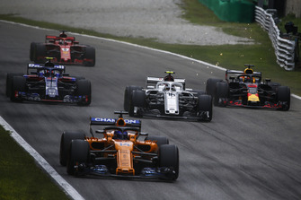 Fernando Alonso, McLaren MCL33, Pierre Gasly, Scuderia Toro Rosso STR13, Charles Leclerc, Alfa Romeo Sauber C37, Sebastian Vettel, Ferrari SF71H ve Daniel Ricciardo, Red Bull Racing RB14