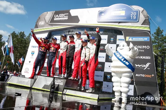 Podio: il vincitore Ott Tänak, Martin Järveoja, Toyota Gazoo Racing WRT Toyota Yaris WRC, il secondo classificato Esapekka Lappi, Janne Ferm, Citroën World Rally Team Citroen C3 WRC, il terzo classificato  Jari-Matti Latvala, Miikka Anttila, Toyota Gazoo Racing WRT Toyota Yaris WRC