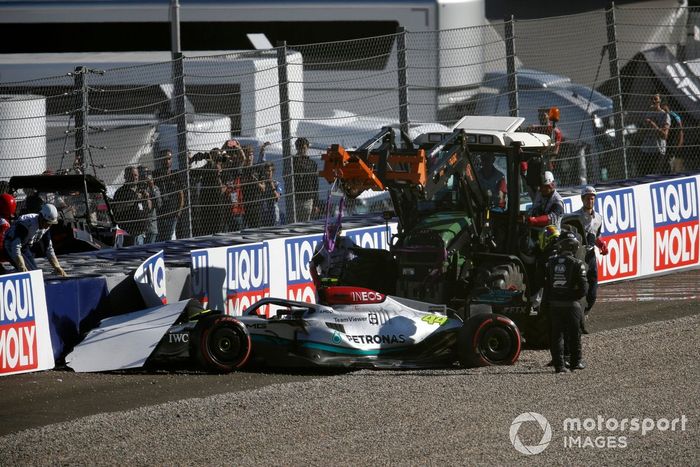 Choque de Lewis Hamilton, Mercedes W13 en la Q3