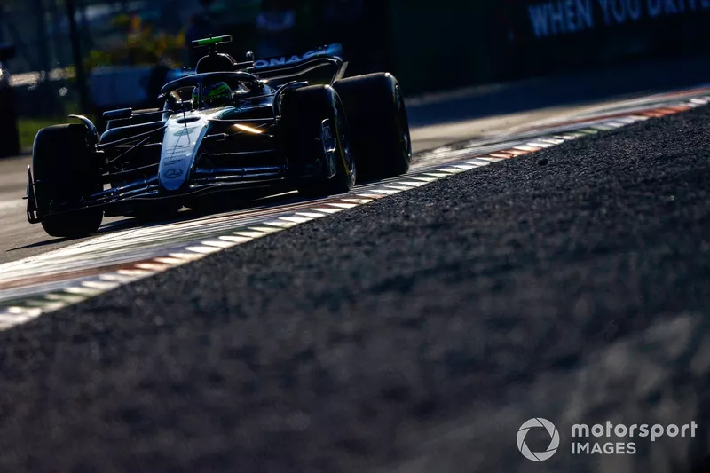 Lewis Hamilton, Mercedes F1 W15