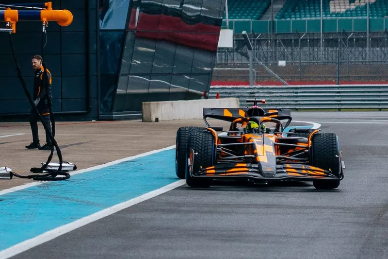 McLaren MCL39