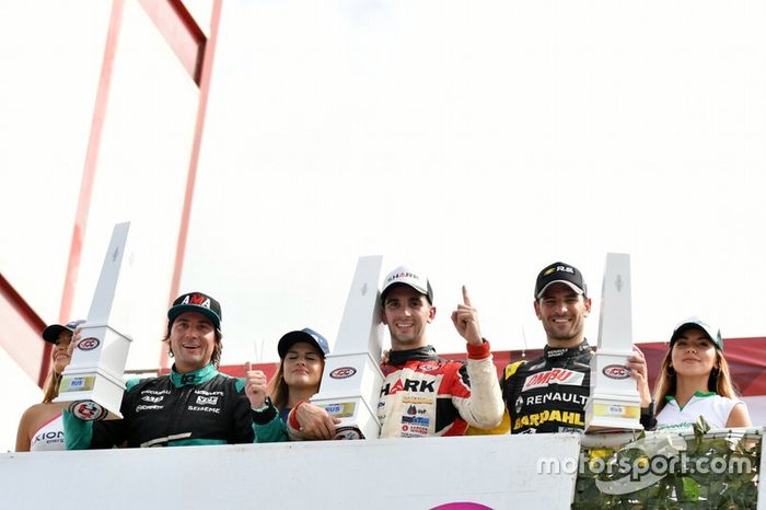 Podio: ganador de la carrera Juan Cruz Benvenuti, Laboritto Jrs., segundo lugar Juan Bautista, Benedictis y tercer lugar Facundo Ardusso, Torino Team