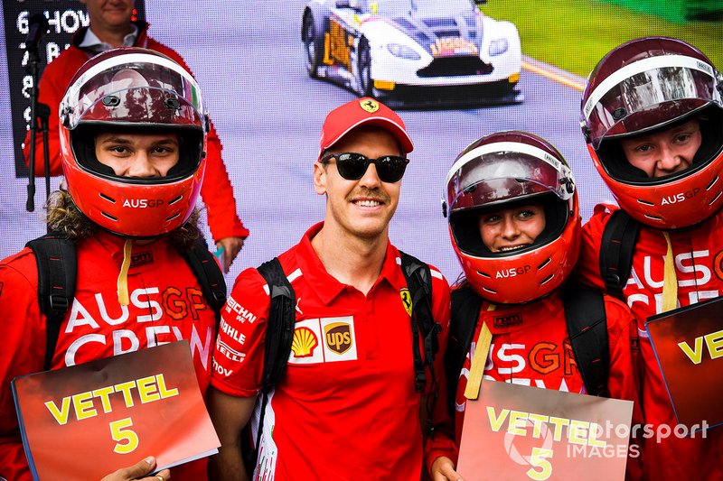 Sebastian Vettel, Ferrari, con i tifosi