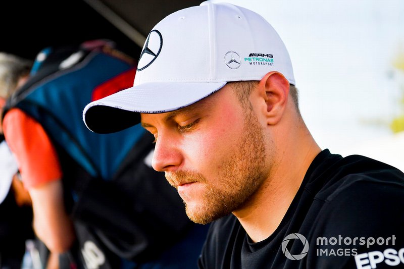 Valtteri Bottas: "Das ist keine schöne Art, in die Saison zu starten. Charlie war sehr wichtig. Er war an so vielen Baustellen beteiligt und hat enorm dazu beigetragen, die Formel 1 sicherer zu machen. Wann immer wir das Gefühl hatten, dass ein Randstein nicht passt oder eine Leitplanke, hat er das geregelt."