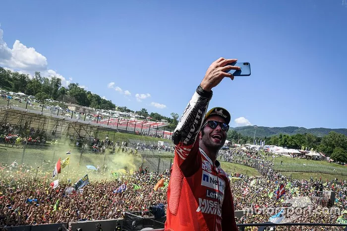 Podio: ganador de la carrera Danilo Petrucci, Ducati Team